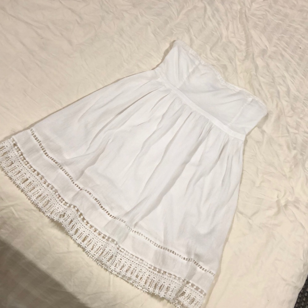 White strapless dress